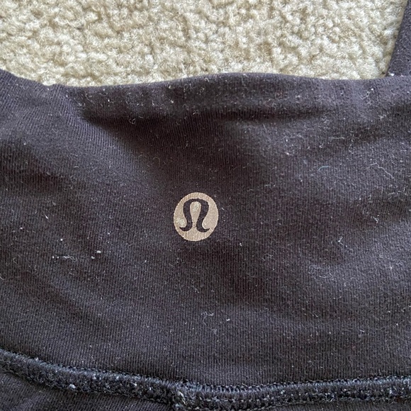 Black Lululemon leggings - Picture 4 of 4